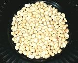 A picture of step 3 of Peanut disco salad.