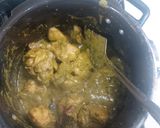 A picture of step 3 of Chicken Haryali.