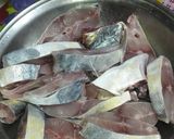 A picture of step 1 of Fish Curry.