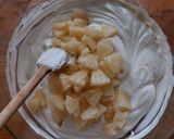 Foto del paso 3 de la receta: Ensalada navideña de mi mamá (perón y piña)