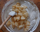 Foto del paso 3 de la receta: Ensalada navideña de mi mamá (perón y piña)