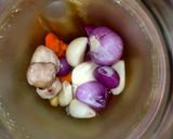 Foto langkah ke 1 dari resep Soto Ayam.
