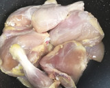 Foto del paso 2 de la receta: Pollo a la cacerola 🍅🍗🥔 (muy fácil y rápido)