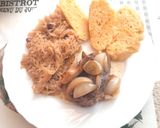 Sült köményes pecsenye knédlivel és édeskáposzta párolva recept fázis 9 fotója