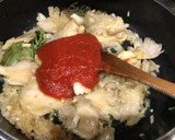 Foto del paso 5 de la receta: Pollo en salsa de cebolla y setas