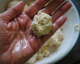 A picture of step 6 of Ricotta donut balls.