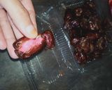 Foto langkah ke 2 dari resep 44. Kurma cokelat isi glaze.