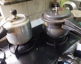 A picture of step 2 of Maharashtrian aamti bhat batatyachya kachrya.