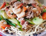 Hình bước làm 5 của món Mì chiên giòn xào giấm
