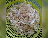 Foto langkah ke 1 dari resep Tumis toge ikan asin tenggiri.
