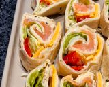 Une image de l'étape 4 de Wraps saumon crudités cheddar.