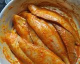 A picture of step 1 of Leph Macchi fry.