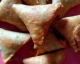 A picture of step 3 of Onion Samosa.