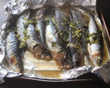 Foto del paso 8 de la receta: Sardinas al ajillo cocinadas en horno