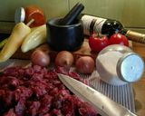 Vörösboros marhapörkölt bográcsban recept fázis 1 fotója