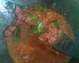 Foto langkah ke 3 dari resep Sambal goreng wortel, kentang, dan daging.