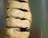 Foto langkah ke 6 dari resep Roti manis isi pisang dan meses.