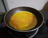 Hình bước làm 2 của món Thịt heo xào trứng & rau củ
