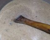 A picture of step 3 of Papy ka halwa.