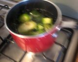 Foto del paso 2 de la receta: Lengua en salsa verde