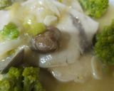Foto del paso 8 de la receta: Pez espada en salsa de coliflor de romanesco