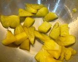 Hình bước làm 2 của món Canh Chua Chả Cá Hố, Rau Sam, Bông Giờ