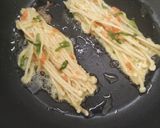 Foto langkah ke 3 dari resep Paeng-ee Beoseot Jeon, 팽이버섯전 (Korean Enoki Mushroom Pancake).
