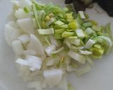 Foto del paso 2 de la receta: Salteado de berenjenas y cebolla🍆🧄🌰