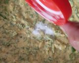 A picture of step 4 of Methi Pakoda.