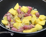 Foto del paso 2 de la receta: Patatas con longanizas frescas