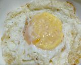 Foto langkah ke 1 dari resep Telur Ceplok Dikecapin (1207).