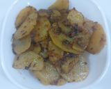A picture of step 2 of Jeera aloo.
