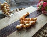 Foto langkah ke 5 dari resep Bolen lilit keju 3 bahan.