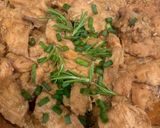 Hình bước làm 2 của món Gà ướp Rosemary (Rosemary Chicken)