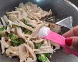 Foto langkah ke 3 dari resep Tumis jamur tiram lombok ijo.
