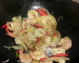 Foto langkah ke 2 dari resep Udang tumis kangkung Hasibuan.