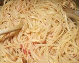 A picture of step 3 of Linguine with spicy calamari.