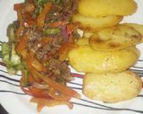 A picture of step 7 of Potatoes With shredded beef sauce.