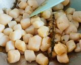 A picture of step 3 of Creamy Spaghetti with Scallops and Wild Garlic.