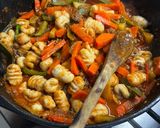 Foto del paso 11 de la receta: ÑOQUIS DE PAPA y AVENA Salsa Boloñesa/Verduras Salteadas