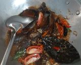 Foto langkah ke 6 dari resep Lele Kecap Pedas.