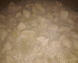 Hagymás csirkekockák héjában főtt burgonyával - egytál recept fázis 2 fotója