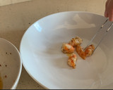 Foto del paso 8 de la receta: Crema de calabaza, langostinos y huevo mollet