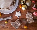 Foto del passaggio 9 della ricetta Gingerbread village cake (di Giusy Schingaro)