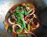 Foto langkah ke 3 dari resep Cumi Saos Pedas Manis.