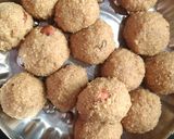 A picture of step 5 of Sooji Atta laddu.
