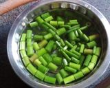 আলু পেঁয়াজকলি ভাজা (aloo peyajKali bhaja recipe in Bengali) রেসিপির ধাপ 1 ছবি