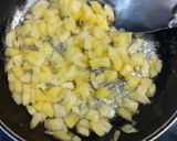 A picture of step 1 of Painapple custard pudding with painapple jelly.