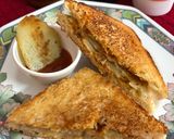 A picture of step 8 of Mayo-Schezwan-Potato Toasted Sandwich.