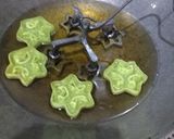 Foto langkah ke 3 dari resep Kue kering matahari/kembang goyang renyah banget.
